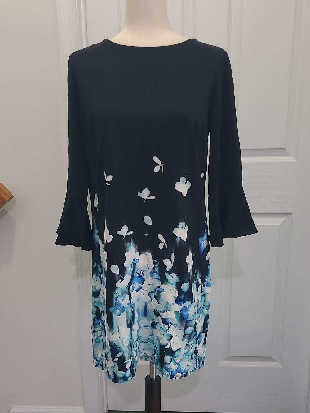 Elle Black Floral Shift Dress with Blue Accents NWOT